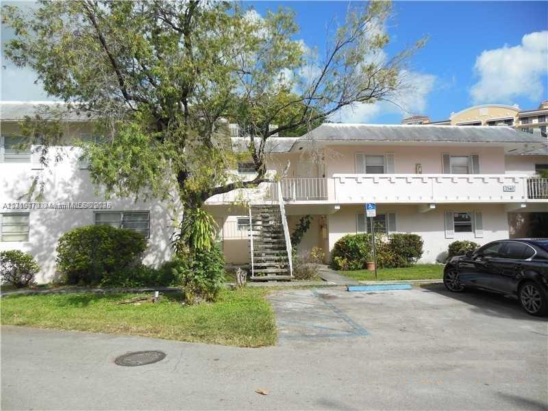 Picture of 7340 SW 82Nd St # C203, Miami, FL 33143