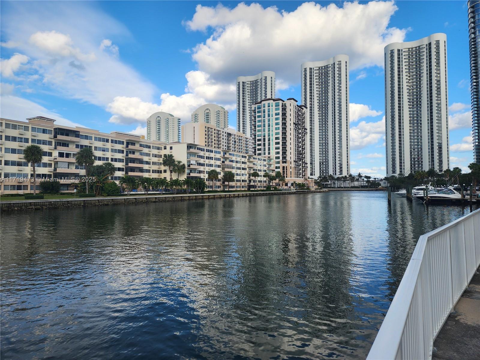 Picture of 300 Bayview Dr # 612, Sunny Isles Beach, FL 33160