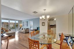 Picture of 336 Golfview Rd # 311, North Palm Beach, FL 33408