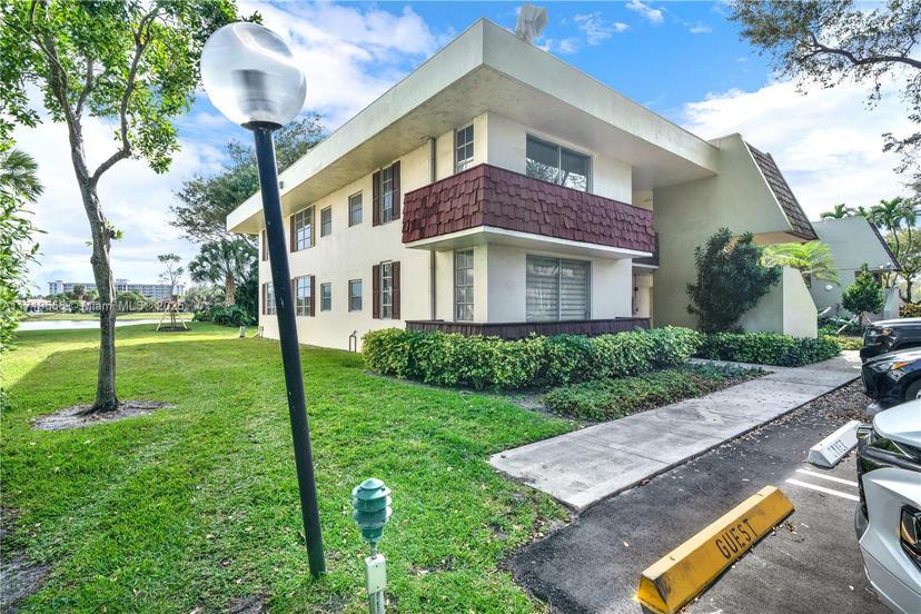 Picture of 3200 N Course Ln # 216, Pompano Beach FL 33069