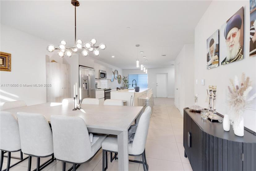 Picture of 2561 NE 193Rd St # 1105, Miami FL 33180