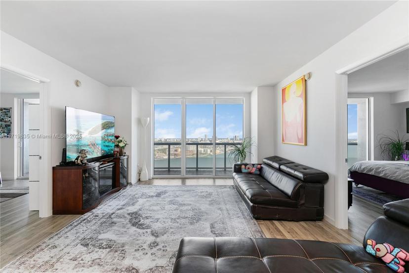 Picture of 50 Biscayne Blvd # 3006, Miami FL 33132