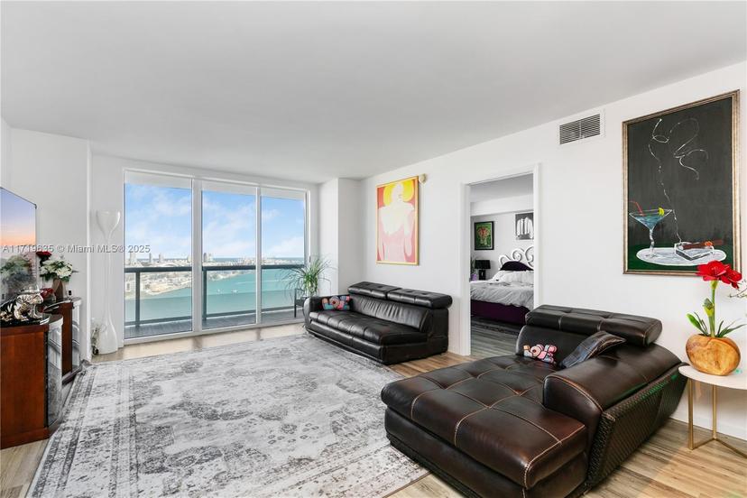 Picture of 50 Biscayne Blvd # 3006, Miami FL 33132