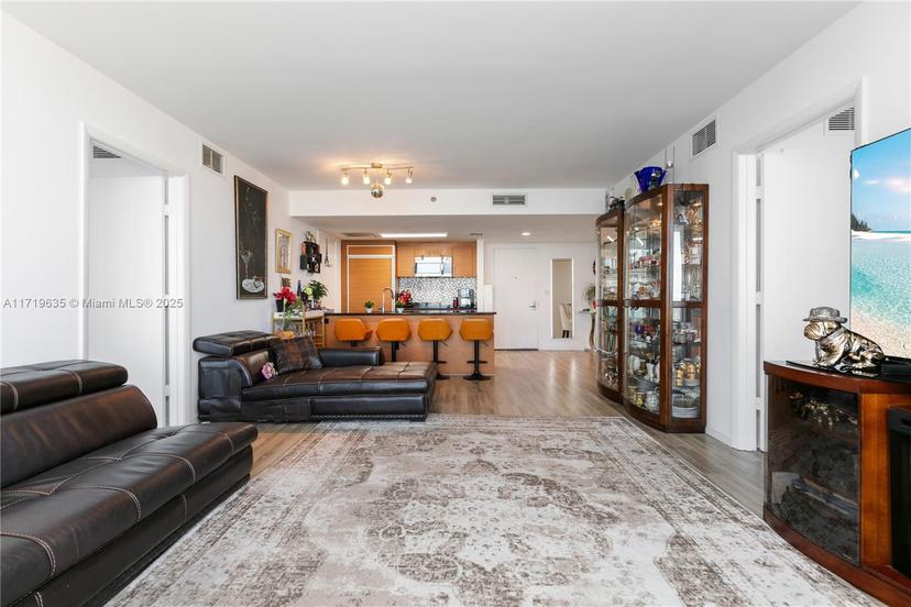 Picture of 50 Biscayne Blvd # 3006, Miami FL 33132