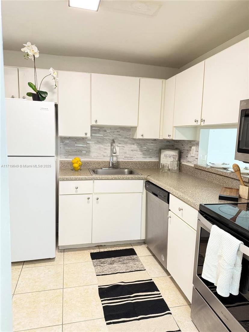 Picture of 4920 NW 79Th Ave # 108, Doral FL 33166