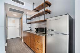 Picture of 19201 Collins Ave # 324, Sunny Isles Beach, FL 33160