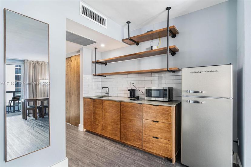 Picture of 19201 Collins Ave # 324, Sunny Isles Beach FL 33160