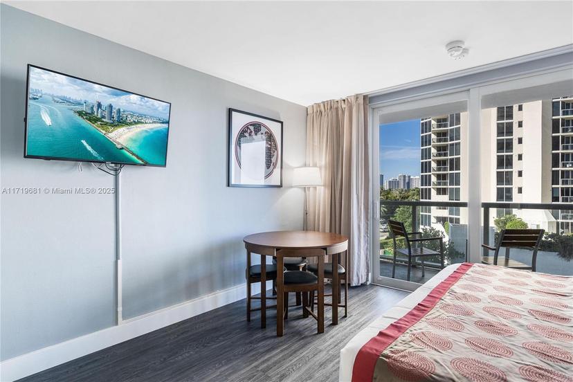 Picture of 19201 Collins Ave # 324, Sunny Isles Beach FL 33160