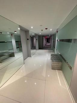 Picture of 20379 W Country Club Dr # 535, Aventura, FL 33180