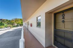 Picture of 6731 Cypress Rd # 104, Plantation, FL 33317