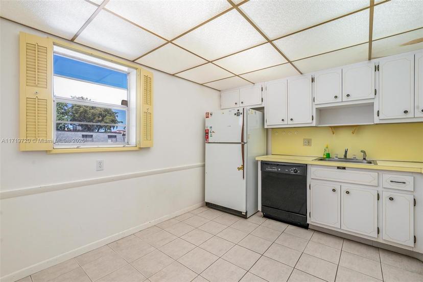 Picture of 6731 Cypress Rd # 104, Plantation FL 33317