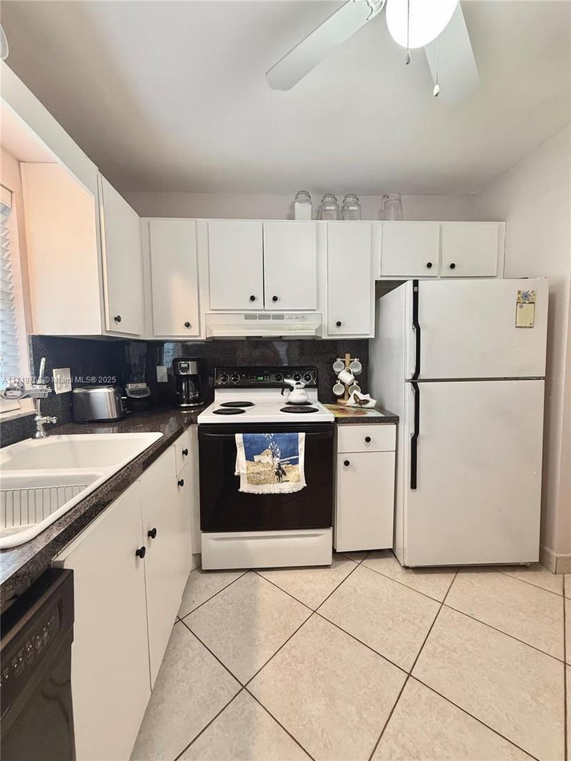 Picture of 5300 Washington St # U405, Hollywood FL 33021