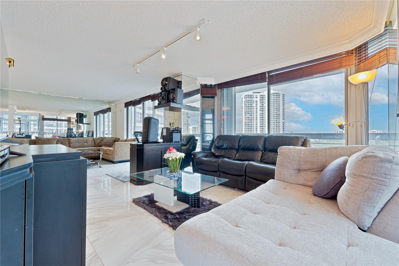 Picture of 19101 NE 36Th Ct # 2007, Aventura, FL 33180