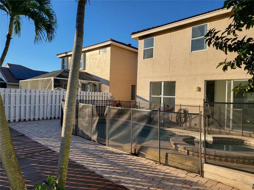 Picture of 7758 Springfield Lake Dr, Lake Worth FL 33467