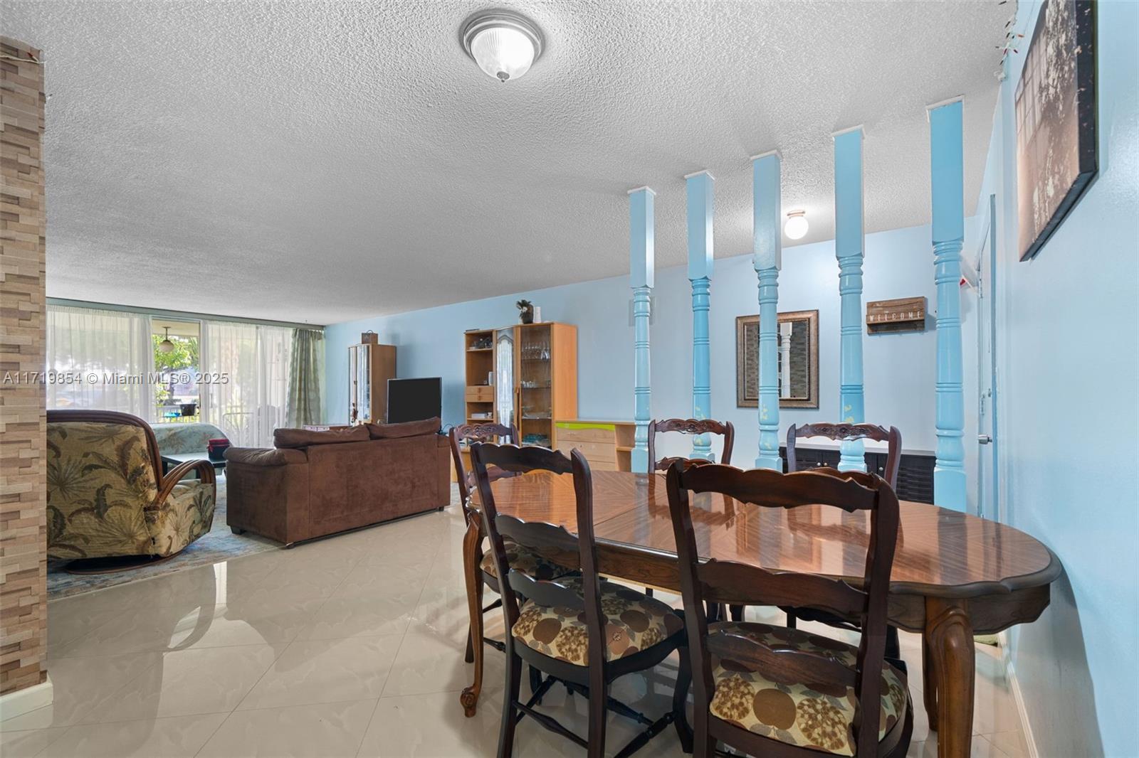 Picture of 1680 NE 191St St # 2, Miami, FL 33179