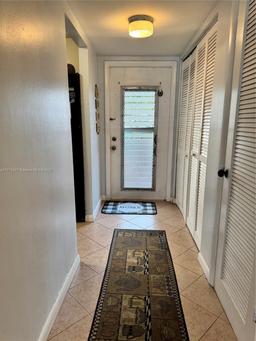 Picture of 8305 Sunrise Lakes Blvd # 111, Sunrise, FL 33322
