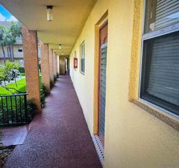 Picture of 8305 Sunrise Lakes Blvd # 111, Sunrise, FL 33322
