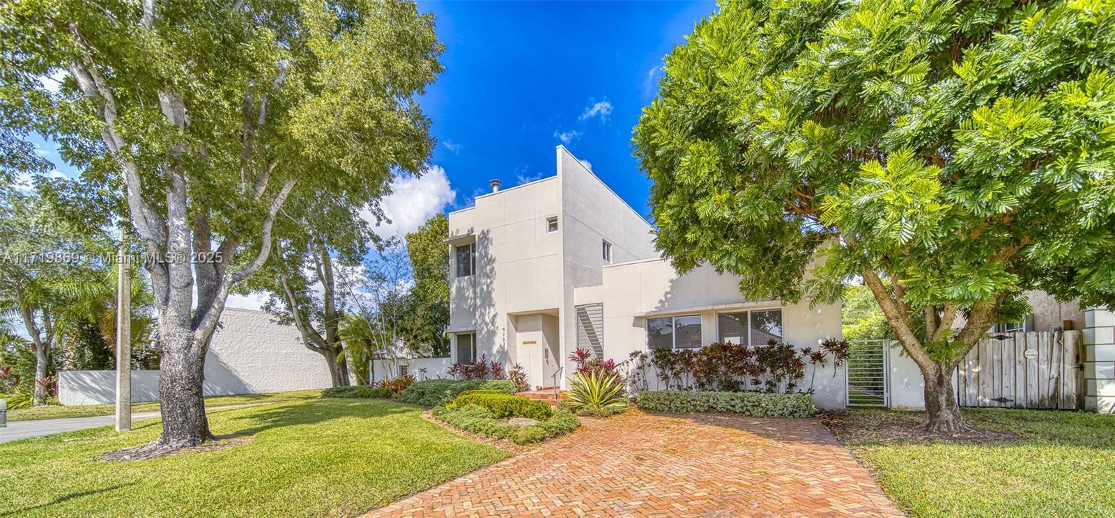 Picture of 9753 SW 93Rd Ter, Miami, FL 33176