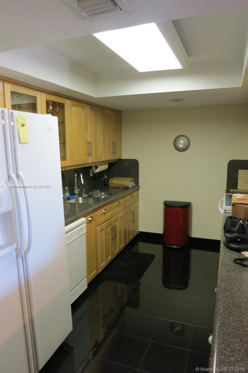 Picture of 1951 Atlantic Shores Blvd # 17, Hallandale Beach FL 33009