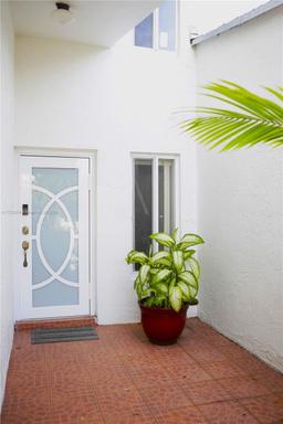 Picture of 2435 SW 11Th St # B, Miami, FL 33135