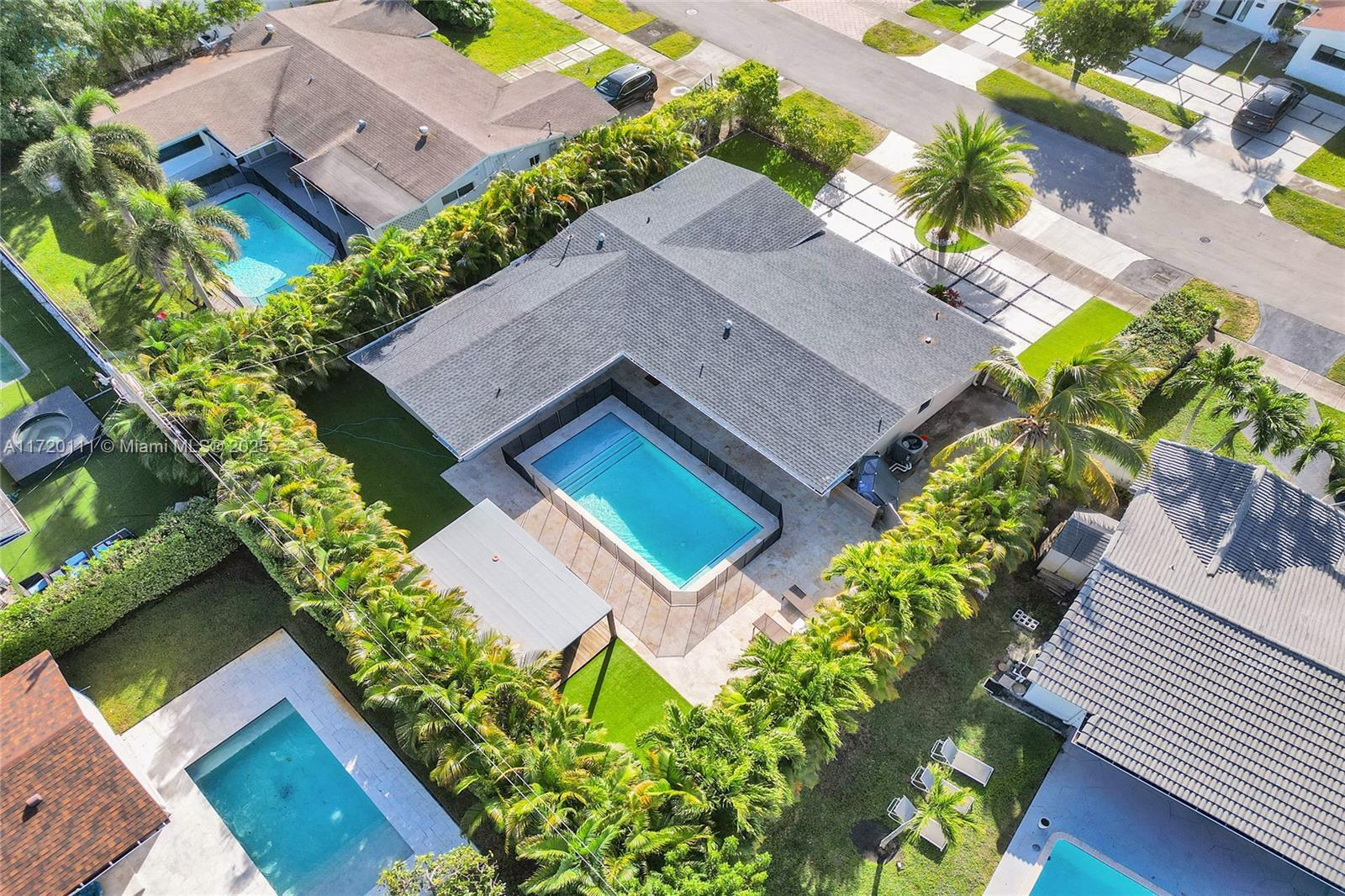 Picture of 2045 NE 202Nd St, Miami, FL 33179