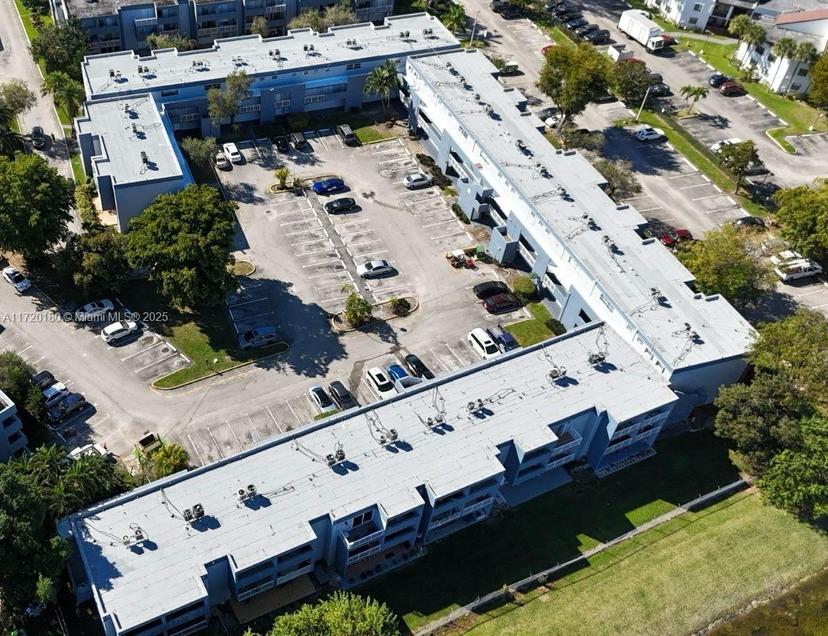 Picture of 9365 Fontainebleau Blvd # E207, Miami FL 33172