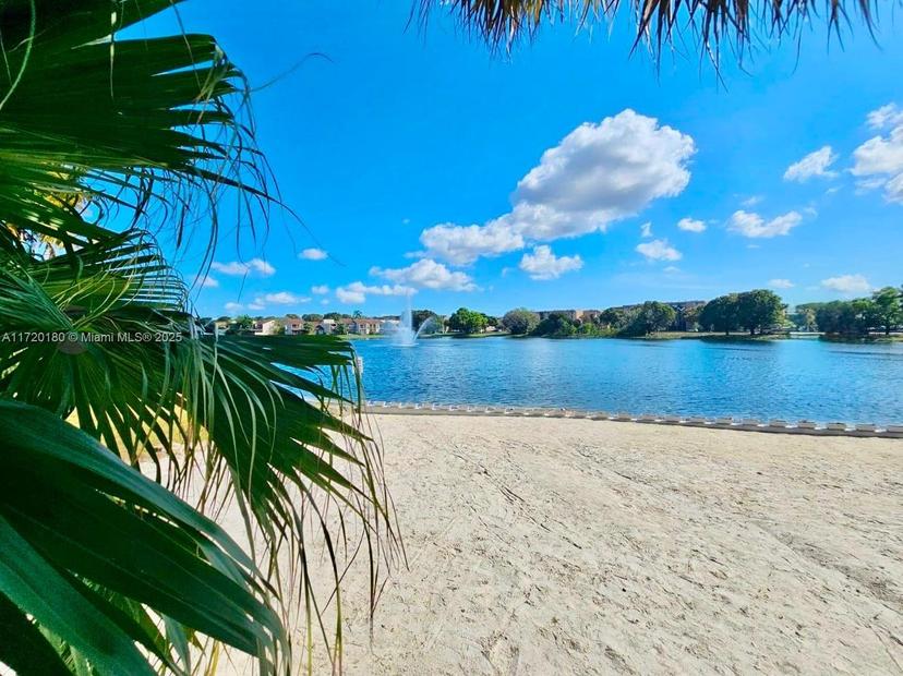 Picture of 9365 Fontainebleau Blvd # E207, Miami FL 33172