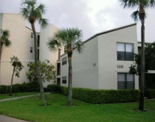 Picture of 2318 S Cypress Bend Dr # 125, Pompano Beach FL 33069