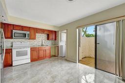 Picture of 232 SE 10Th Ave # 232, Pompano Beach, FL 33060