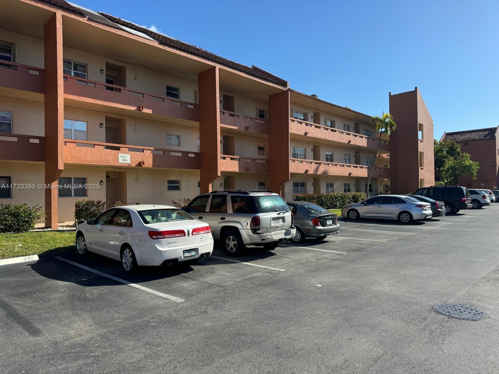 Picture of 8814 W Mcnab Rd # 104, Tamarac, FL 33321