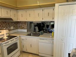 Picture of 8814 W Mcnab Rd # 104, Tamarac, FL 33321