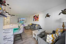 Picture of 714 NE 10Th St # 108, Hallandale Beach, FL 33009