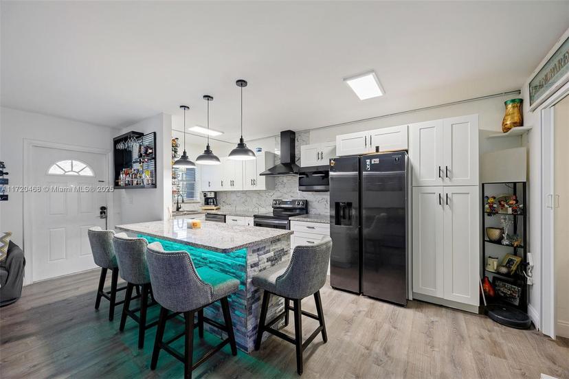 Picture of 714 NE 10Th St # 108, Hallandale Beach FL 33009