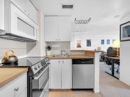 Picture of 770 Claughton Island Dr # 1709, Miami, FL 33131
