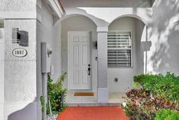Picture of 1007 NE 208Th St # 1007, Miami, FL 33179