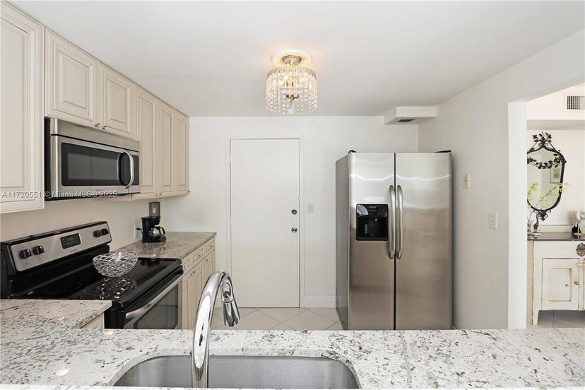 Picture of 401 NE 14Th Ave # 504, Hallandale Beach FL 33009