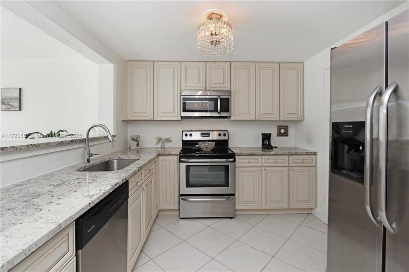 Picture of 401 NE 14Th Ave # 504, Hallandale Beach FL 33009