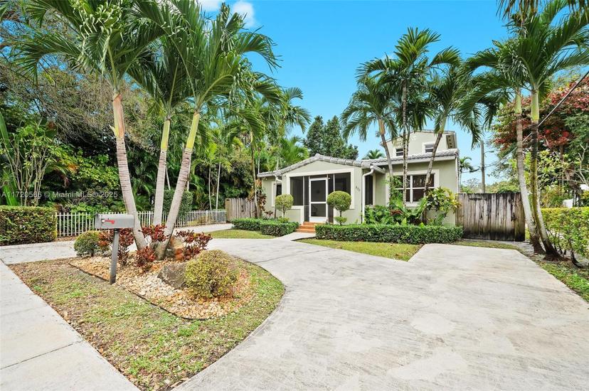 Picture of 370 Hibiscus Dr, Miami Springs FL 33166
