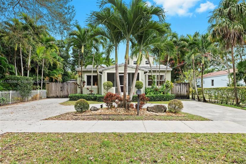 Picture of 370 Hibiscus Dr, Miami Springs FL 33166