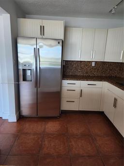 Picture of 16558 NE 26Th Ave # 4J, North Miami Beach, FL 33160
