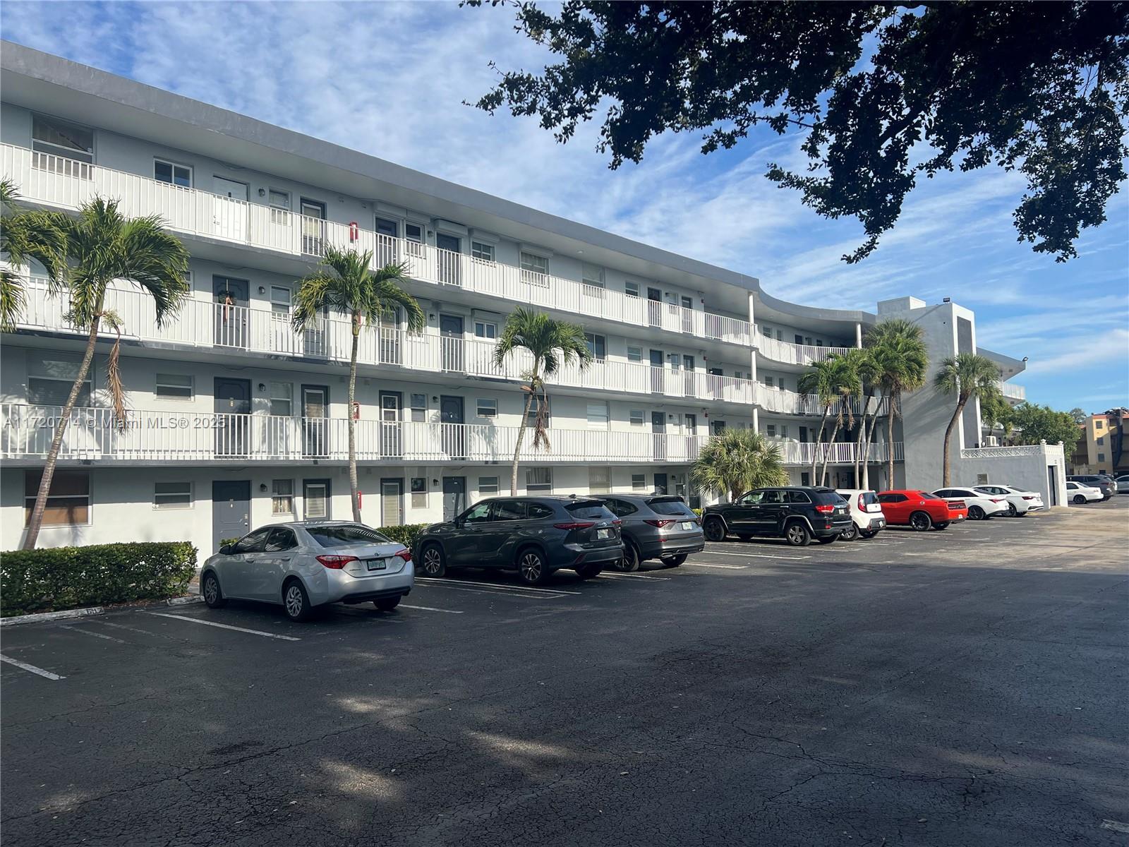 Picture of 443 NE 195Th St # 242, Miami, FL 33179