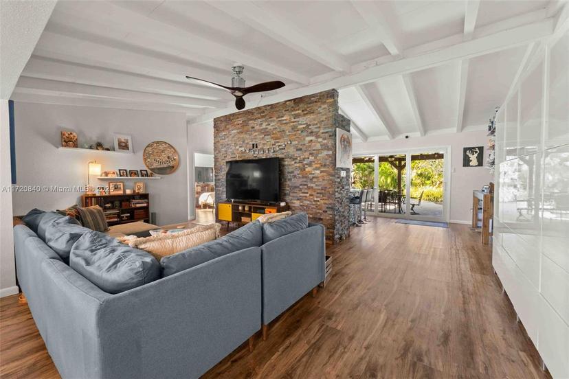 Picture of 2549 Flamingo Ln, Fort Lauderdale FL 33312