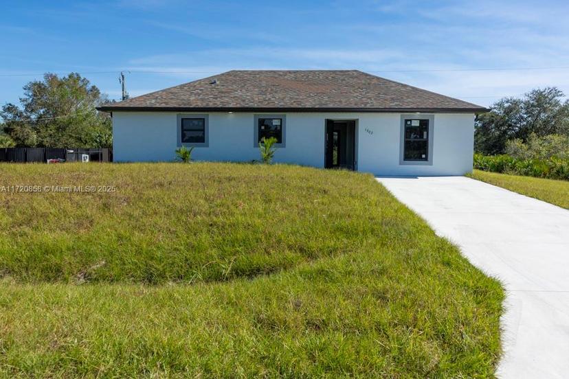 Picture of 1302 Hibiscus Ave, Lehigh Acres FL 33972