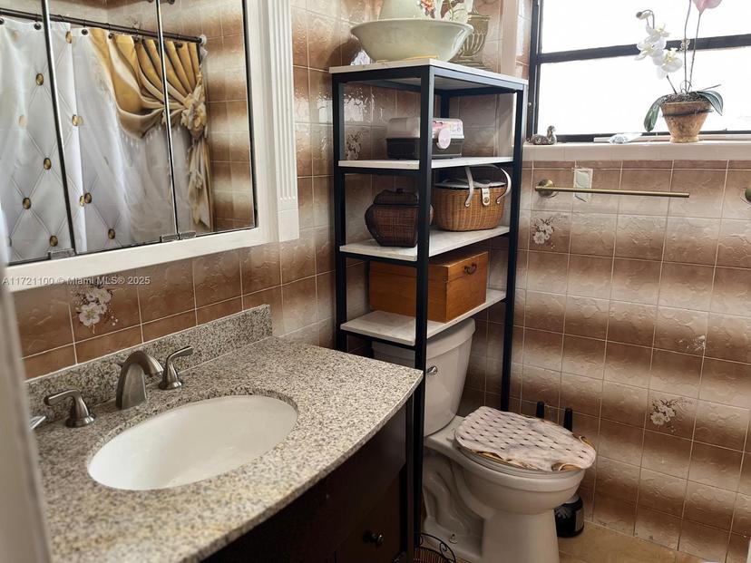 Picture of 6760 W 6Th Ct, Hialeah FL 33012