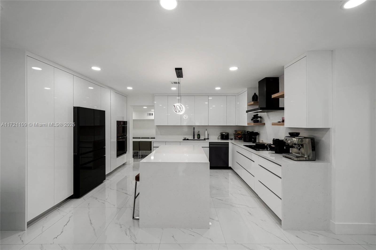 Picture of 571 Raven Ave, Miami Springs, FL 33166