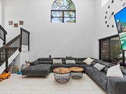 Picture of 3400 Emerald Oaks Dr # 801, Hollywood, FL 33021