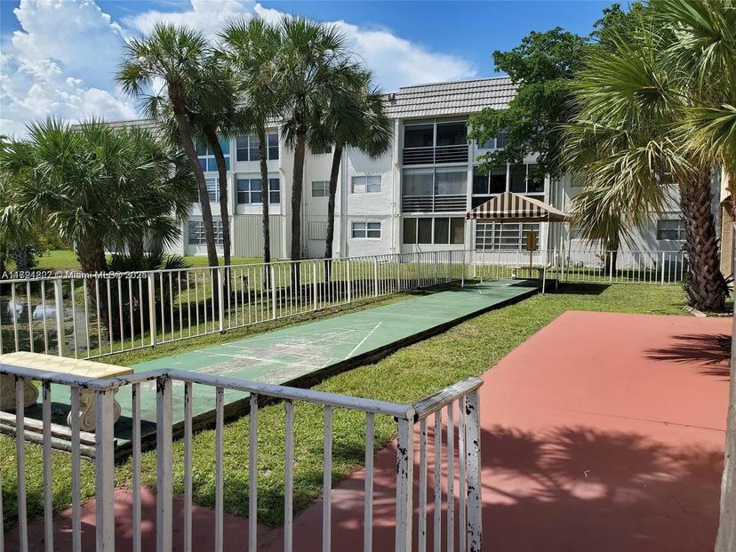 Picture of 8435 Sunrise Lakes Blvd # 104, Sunrise FL 33322
