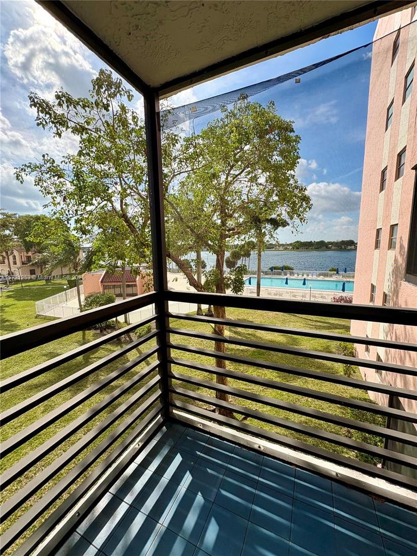 Picture of 20840 San Simeon Way # 304, Miami FL 33179