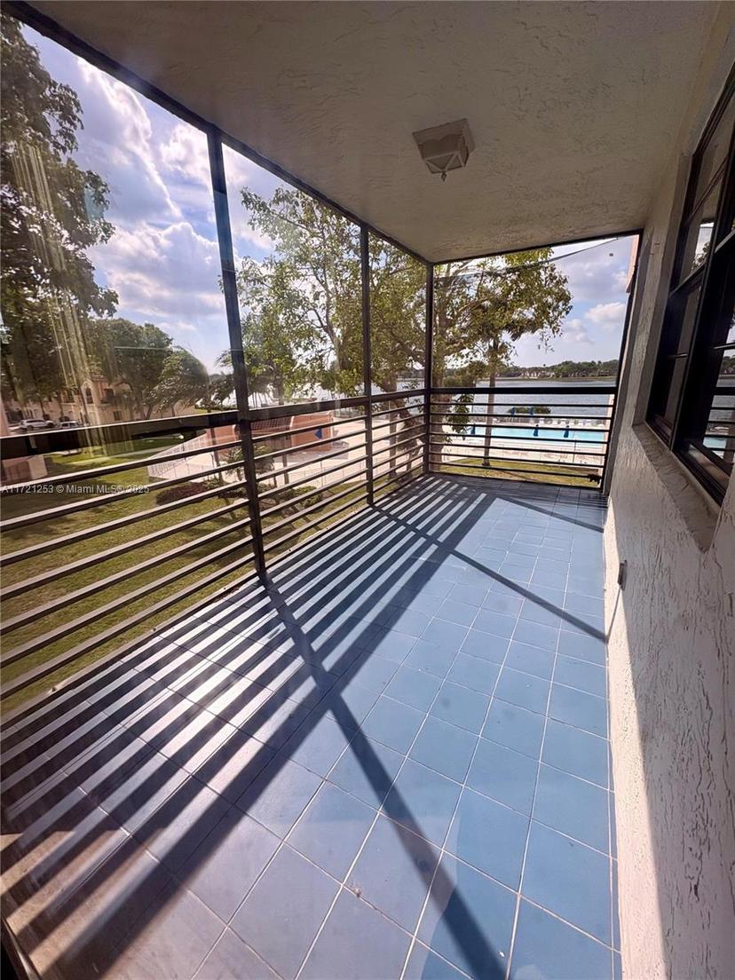 Picture of 20840 San Simeon Way # 304, Miami FL 33179