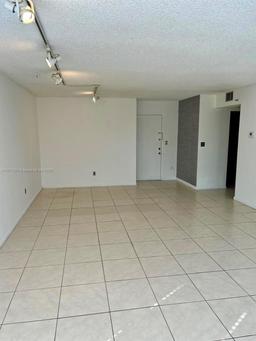 Picture of 20840 San Simeon Way # 304, Miami, FL 33179
